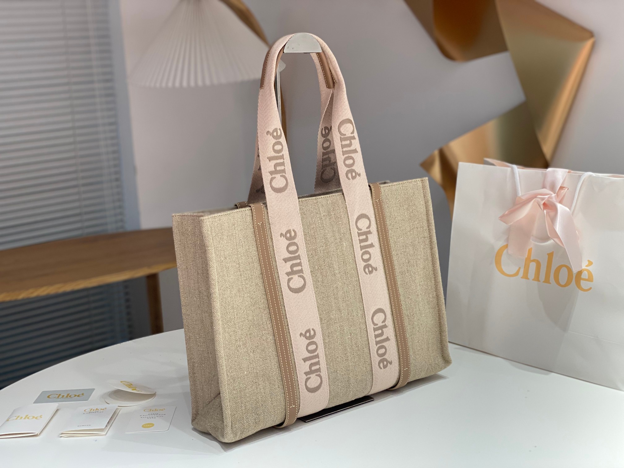 Chloe Large Woody Tote Bag In Linen 